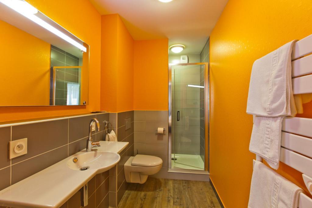 Logis Hotel Lbb - Les 2 Lacs Clairvaux-les-Lacs Quarto foto