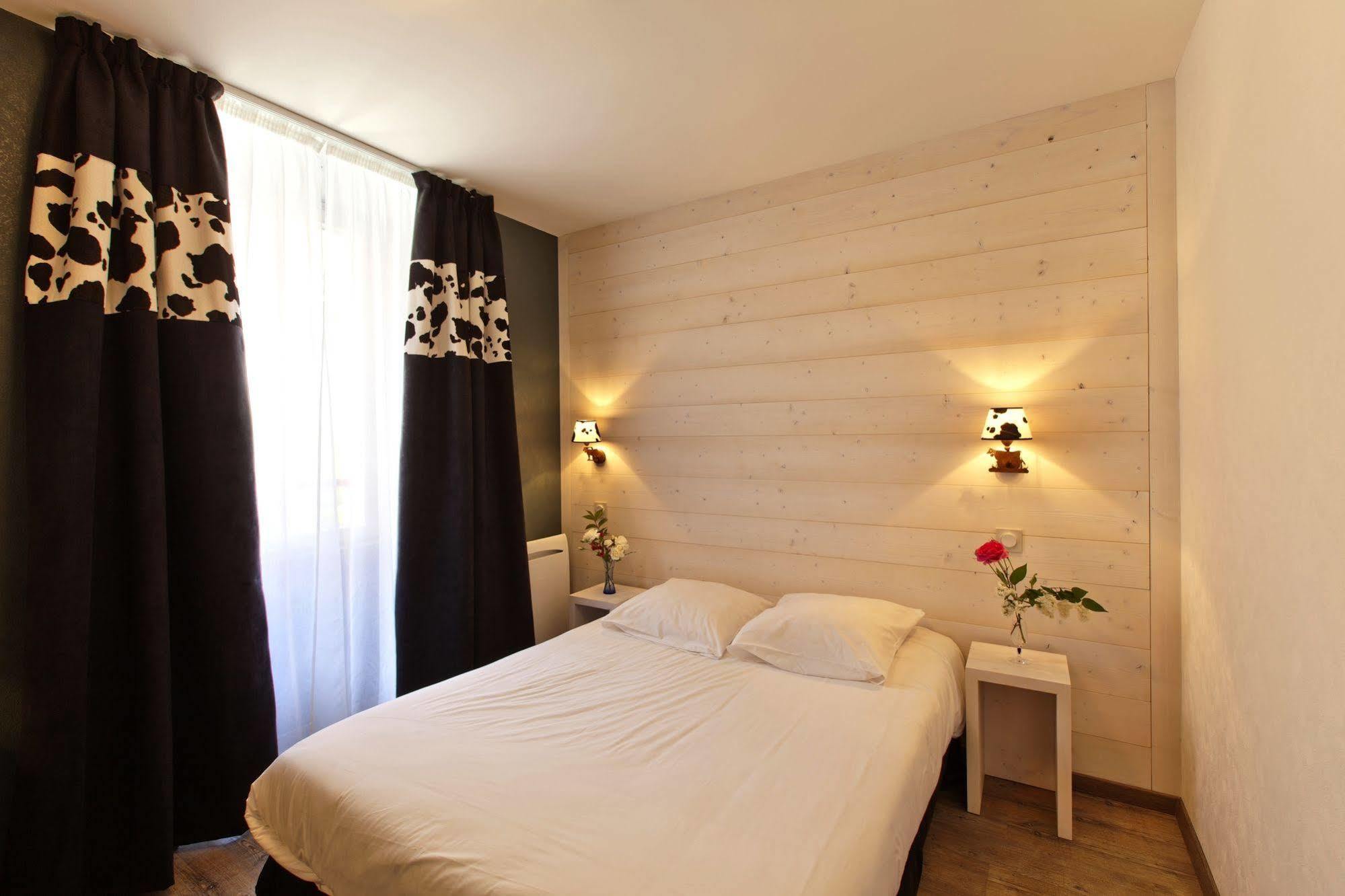 Logis Hotel Lbb - Les 2 Lacs Clairvaux-les-Lacs Exterior foto