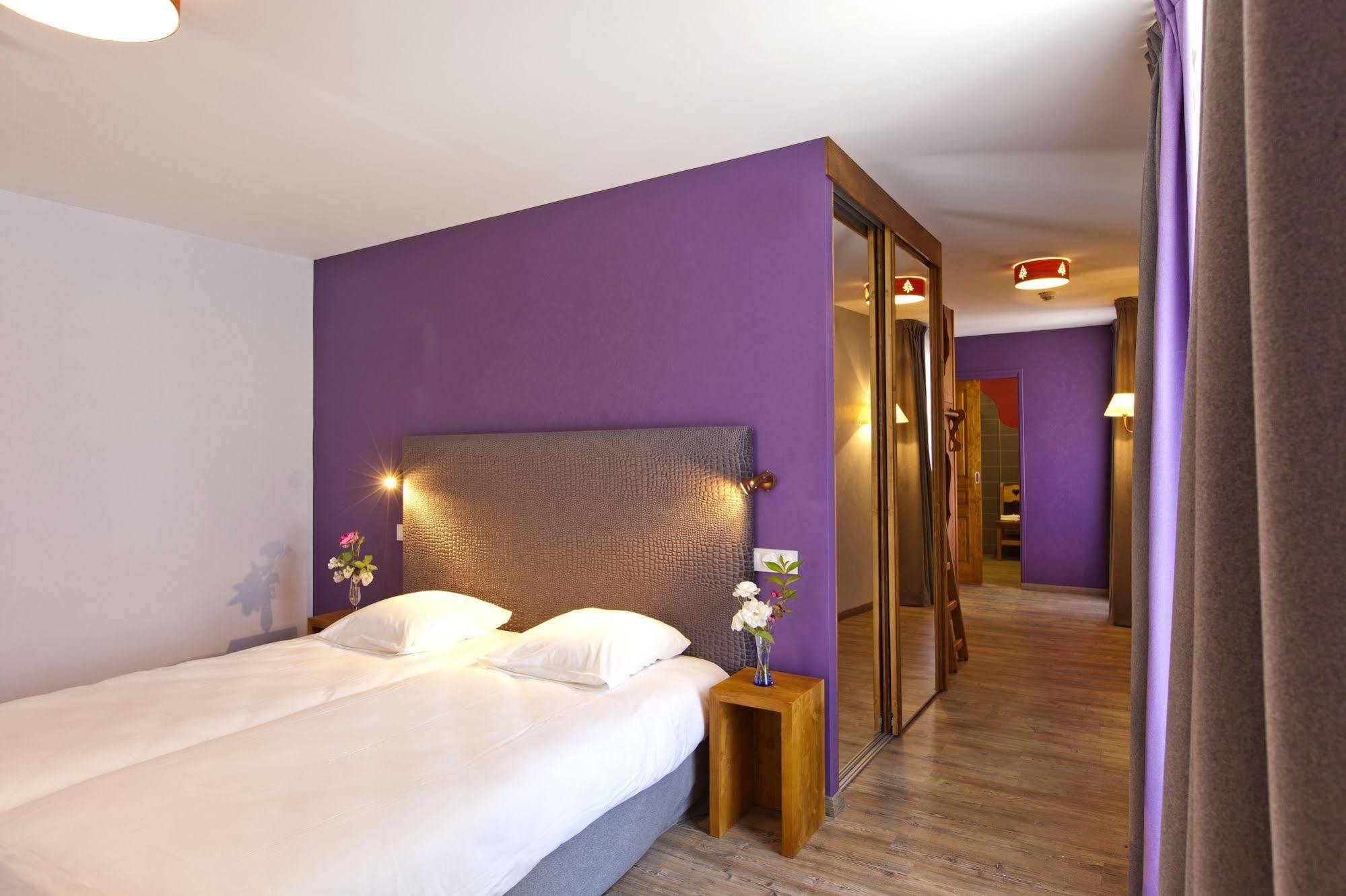 Logis Hotel Lbb - Les 2 Lacs Clairvaux-les-Lacs Exterior foto